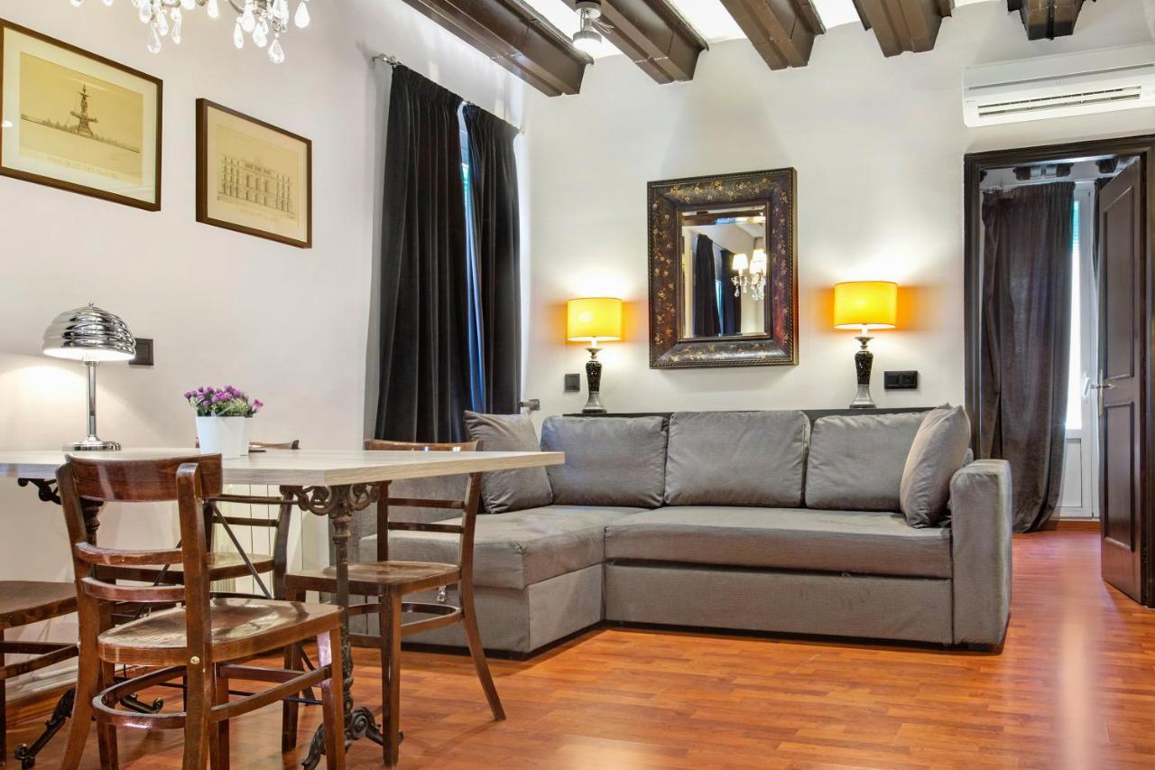 Stay U-Nique Apartments Carretes Barcelona Bagian luar foto